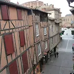Hotel Dans Le Cloitre Saint Salvy A Albi. *