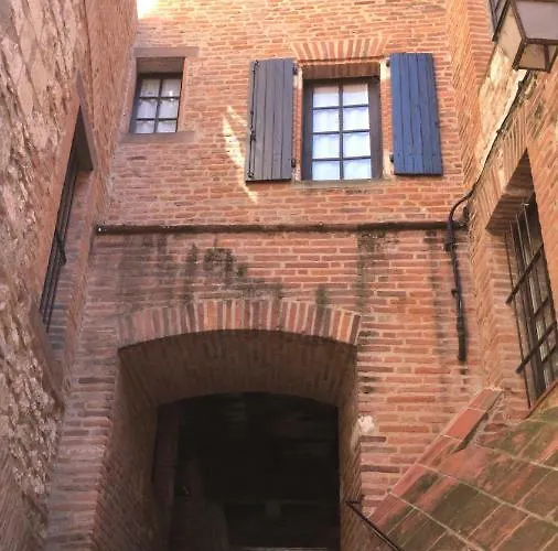 Отель Dans Le Cloitre Saint Salvy A Albi.